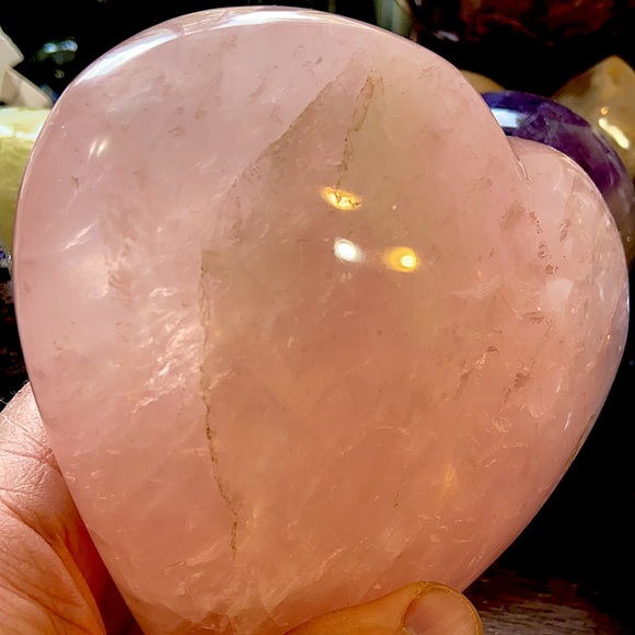 Huge Rose Quartz Crystal Heart Carving With Flash And Rainbows! - Picture 11 of 12